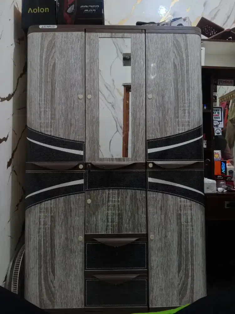 Lemari Pakaian 0lympl*st