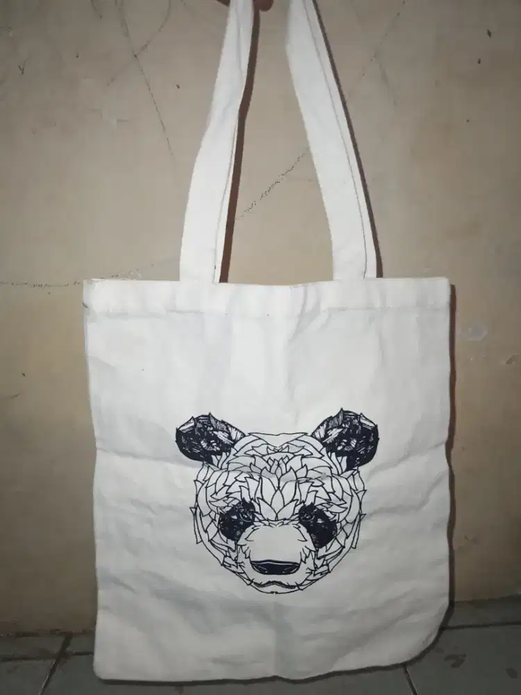 Totebag Panda Art – Simple, Stylish & Ramah Lingkungan!