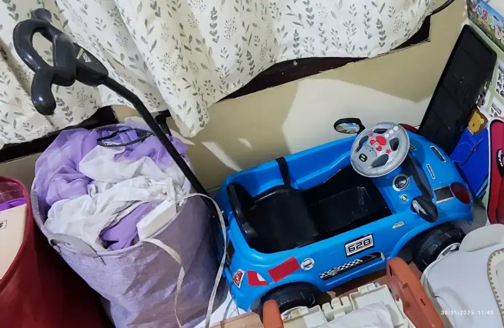 Mobil mobilan anak Biru