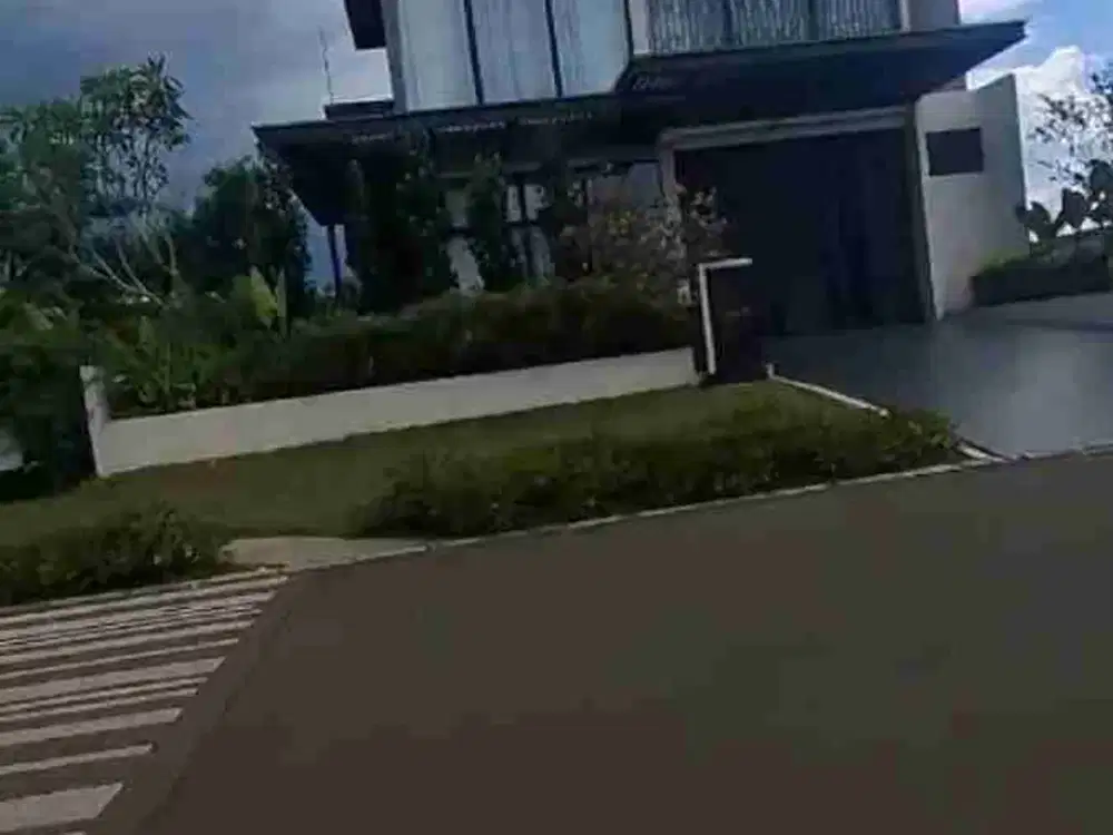 RUMAH SULTAN TERBAIK DI DEPOK DALAM KAWASAN GOLF EMERALDA , 0 KM KE PINTU TOLL HARGA 30M