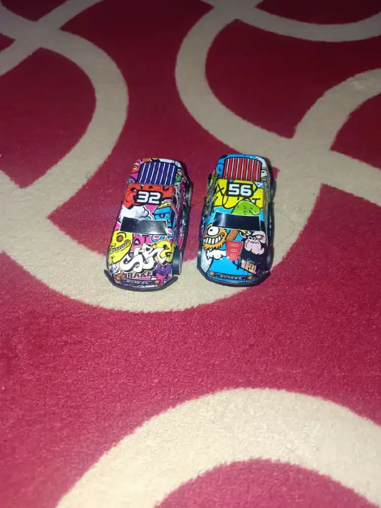 Mobil mainan grafiti