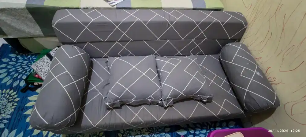 Sofabed Bekas Ukuran Sedang