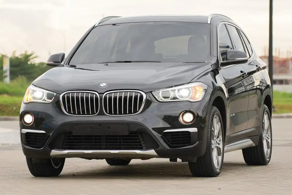 Full Spec! BMW X1 XLine 2018 Panoramic Garansi! 320i c200