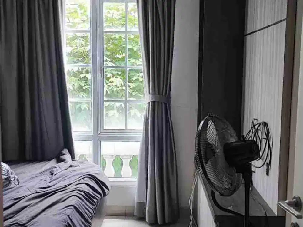 Termurah Rumah 3 Lantai Dikawasan Super Strategis Pusat Kuliner Gd.Serpong