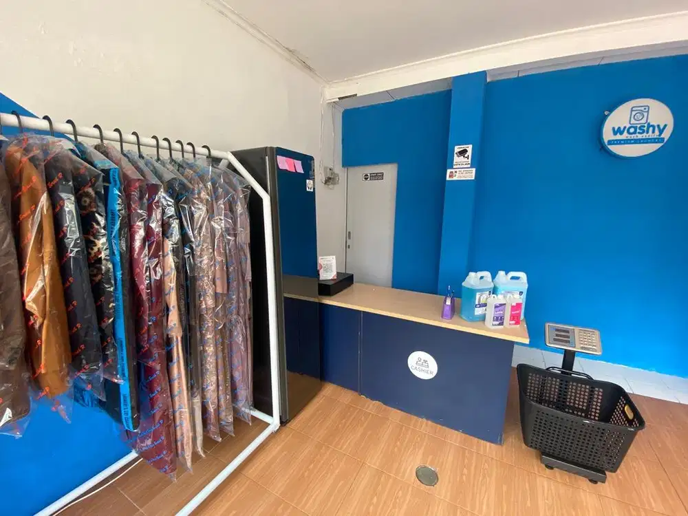 DIBUTUHKAN BAGIAN CUCI + COVER KURIR