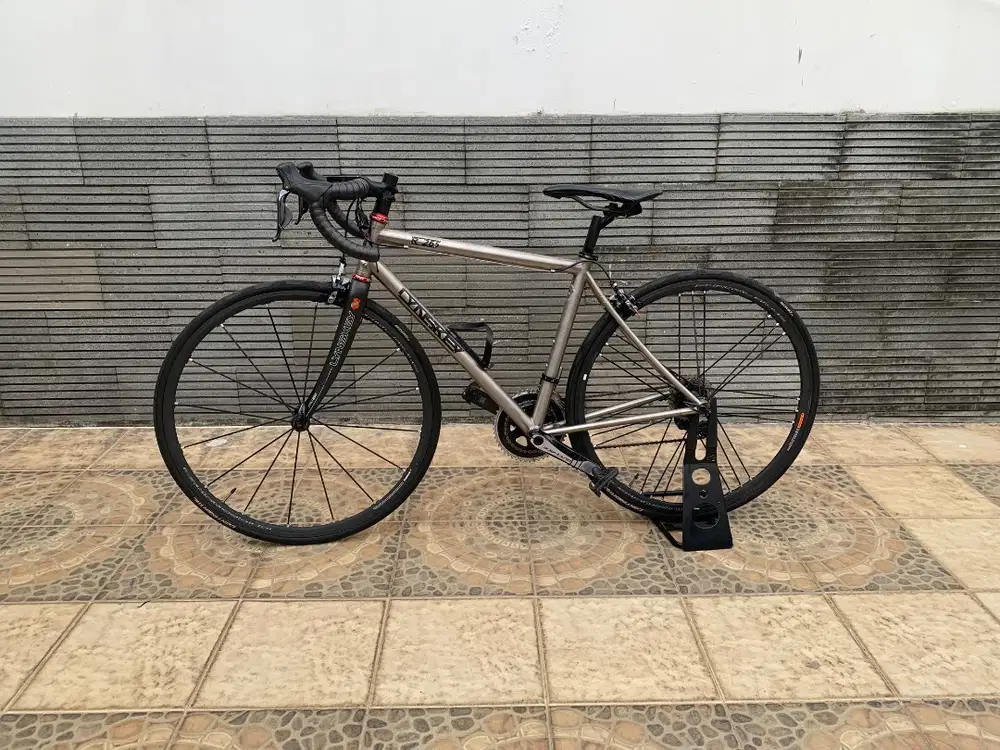 PreLoved Roadbike Linskey Titanium/FullBike