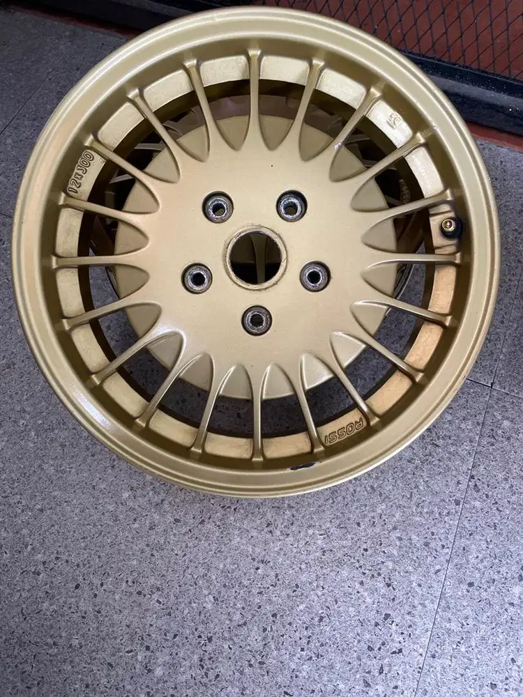 Pelek Ban Vespa Primavera Rossi