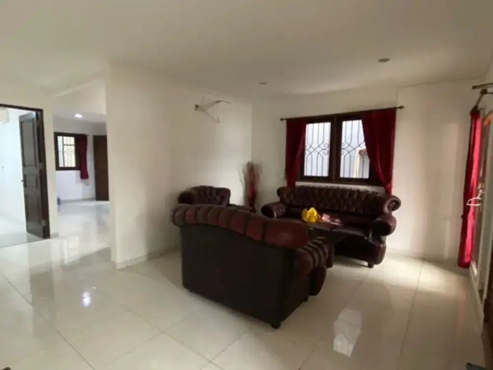 Dijual rumah siap huni, sekilo dr pintu tol Ampera bebas banjir, cilandak Jaksel