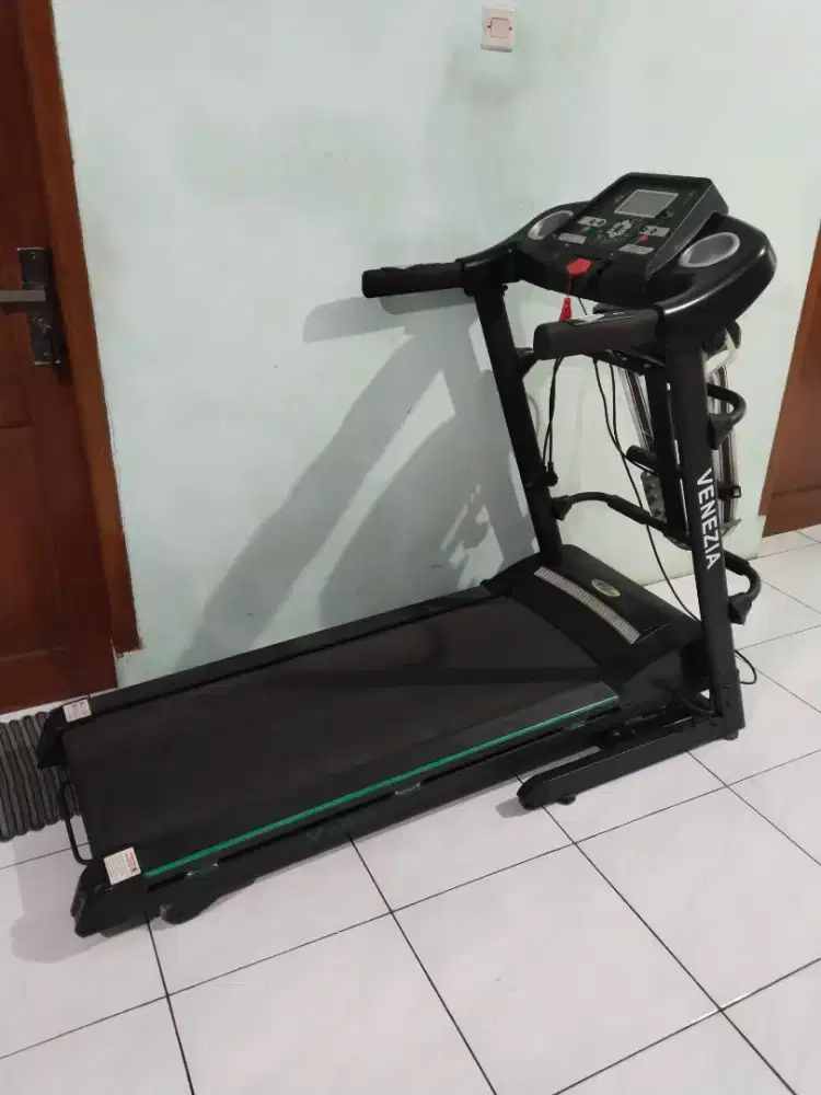 Dijual treadmill elektrik 3 fungsi sudah auto incline