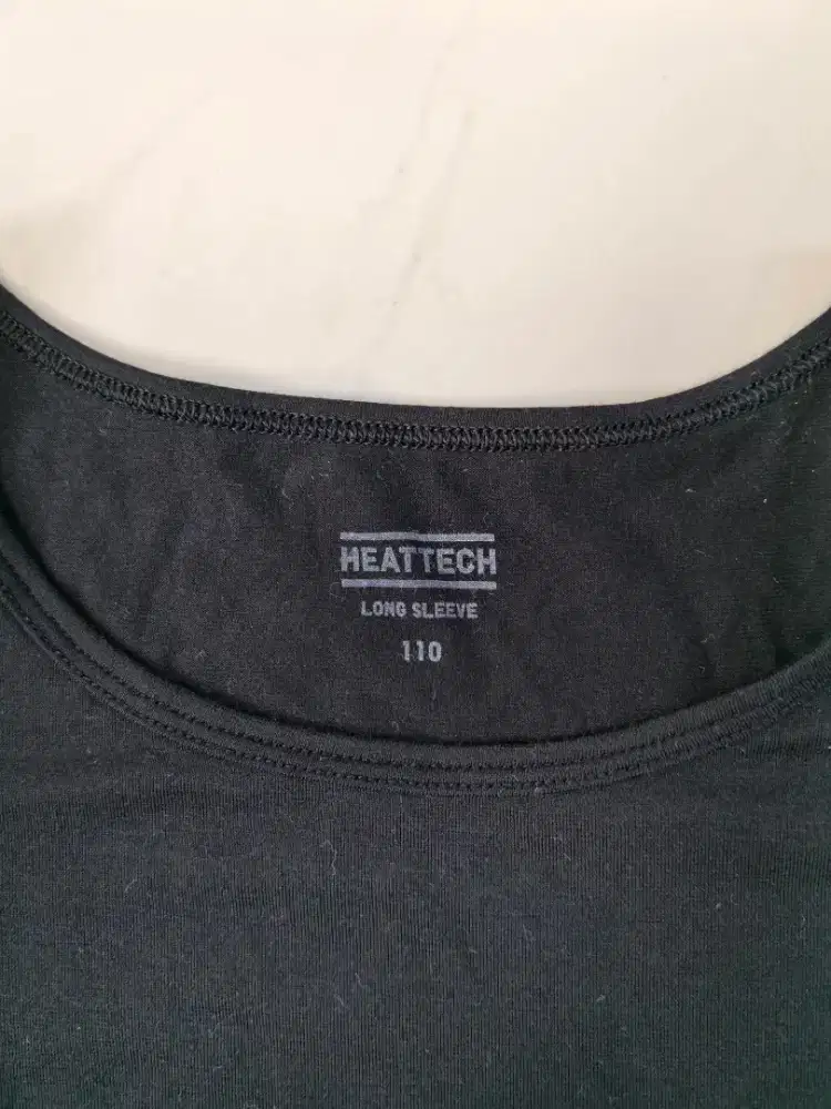 Uniqlo Heat tech 100% Original. Hanya dipakai 1x, kondisi seperti baru