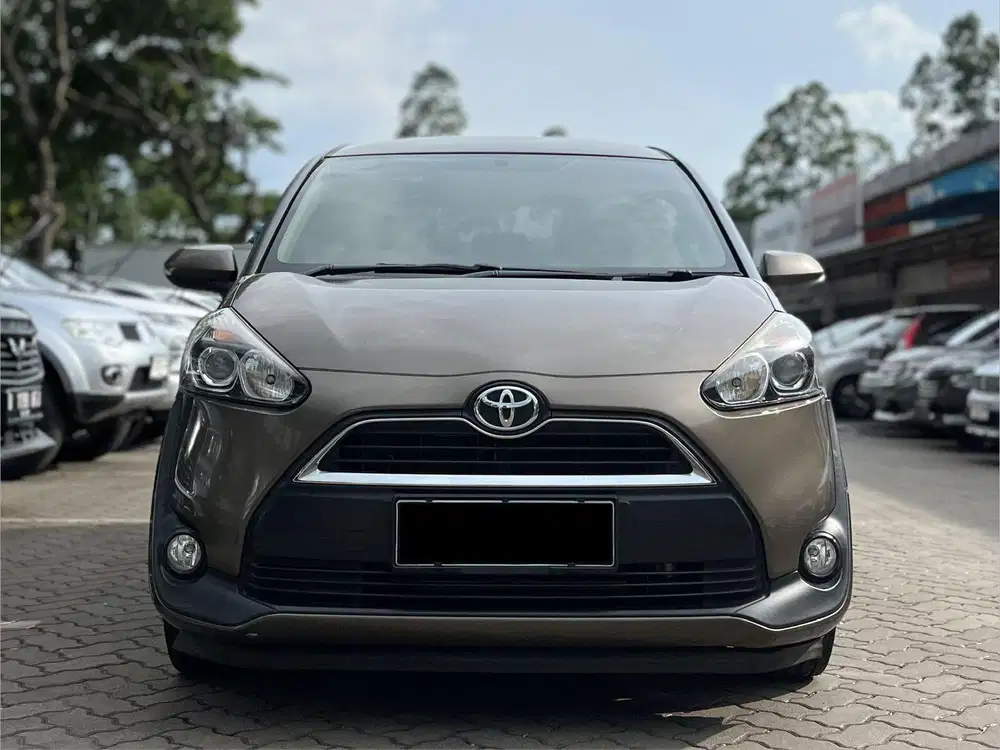 TOYOTA SIENTA V AT 2017 MOBIL TERAWAT HARGA CASH PROMO SIAP PAKAI