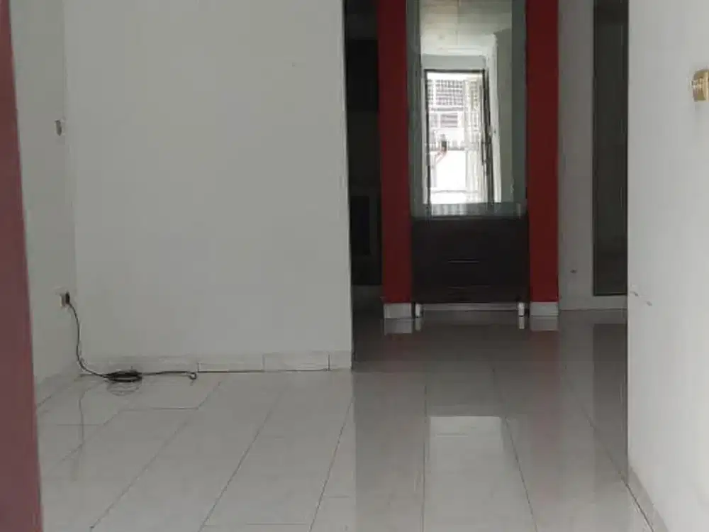 Rumah 2lt. Unfurnished 3+1BR Strategis Di Kelapa Gading Jakut Th