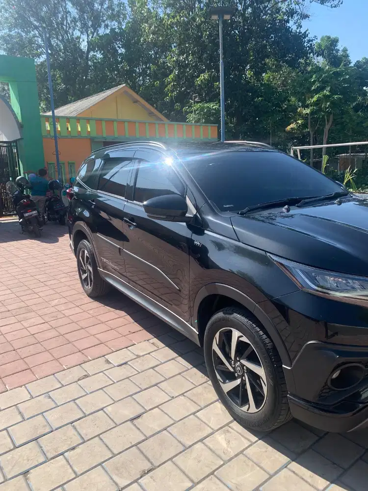 Toyota Rush 1.5 S AT Bensin Type Tertinggi Cash nego di rumah 225jt