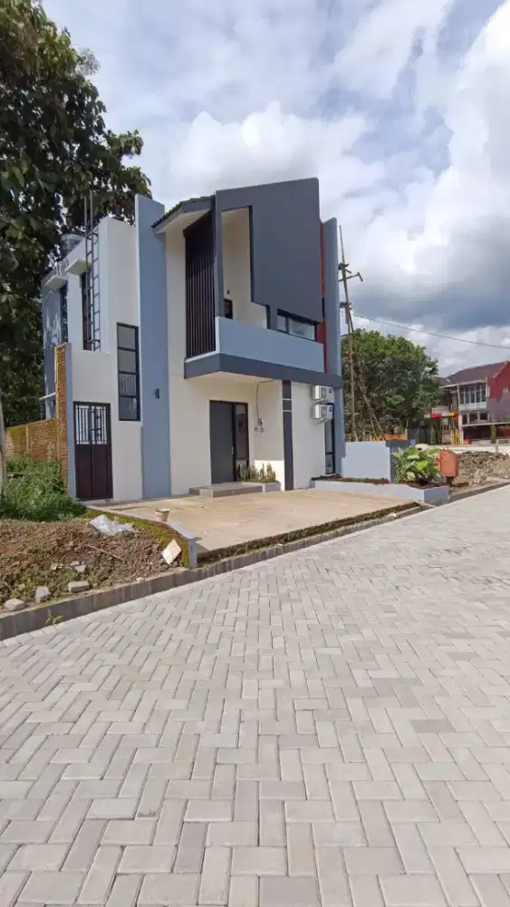 Rumah Bagus 2 lantai Purwokerto Utara