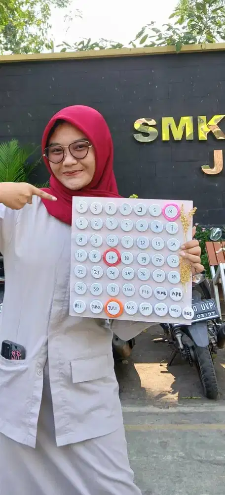 Kalender DIY - Daur ulang dari barang bekas menjadi karya