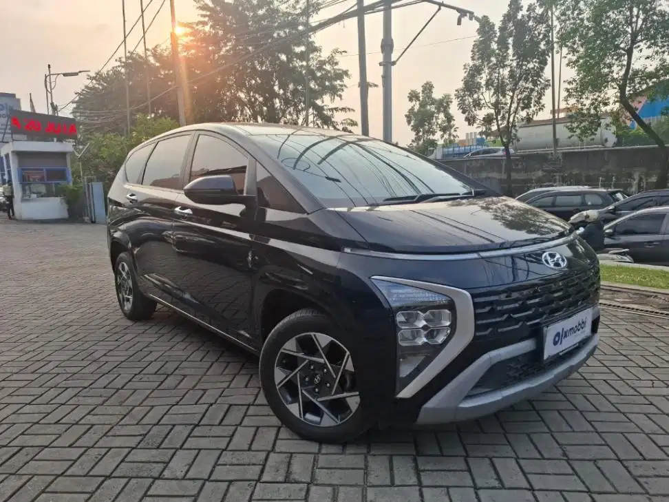 LOW DP Hyundai Stargazer 1.5 Prime Bensin-AT 2022 FKK