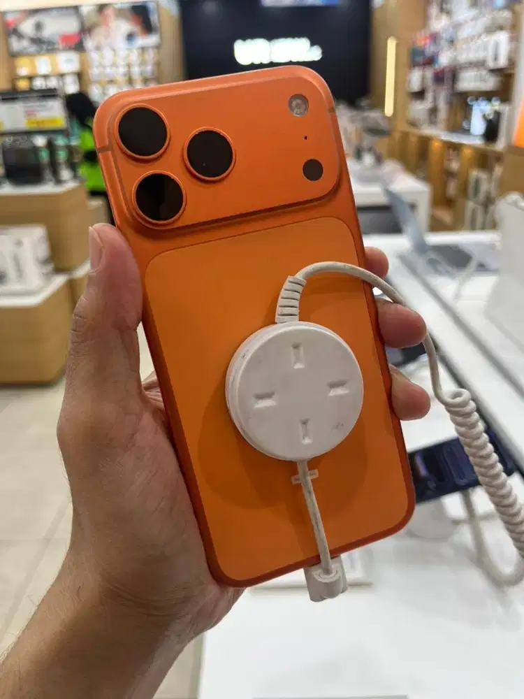 NEW IPHONE 17 PRO MAX