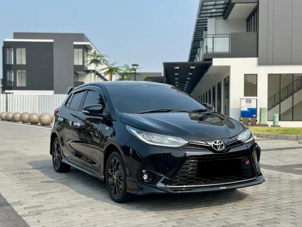 (KM 16 RIBU) TOYOTA YARIS 1.5 S GR SPORT AT IMPROVEMENT 2022 HITAM