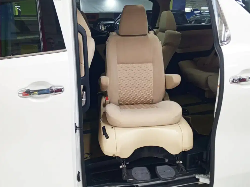 2018 Toyota Alphard Welcab Originil Dari Jepang Km 33rb Kredit DP 50jt