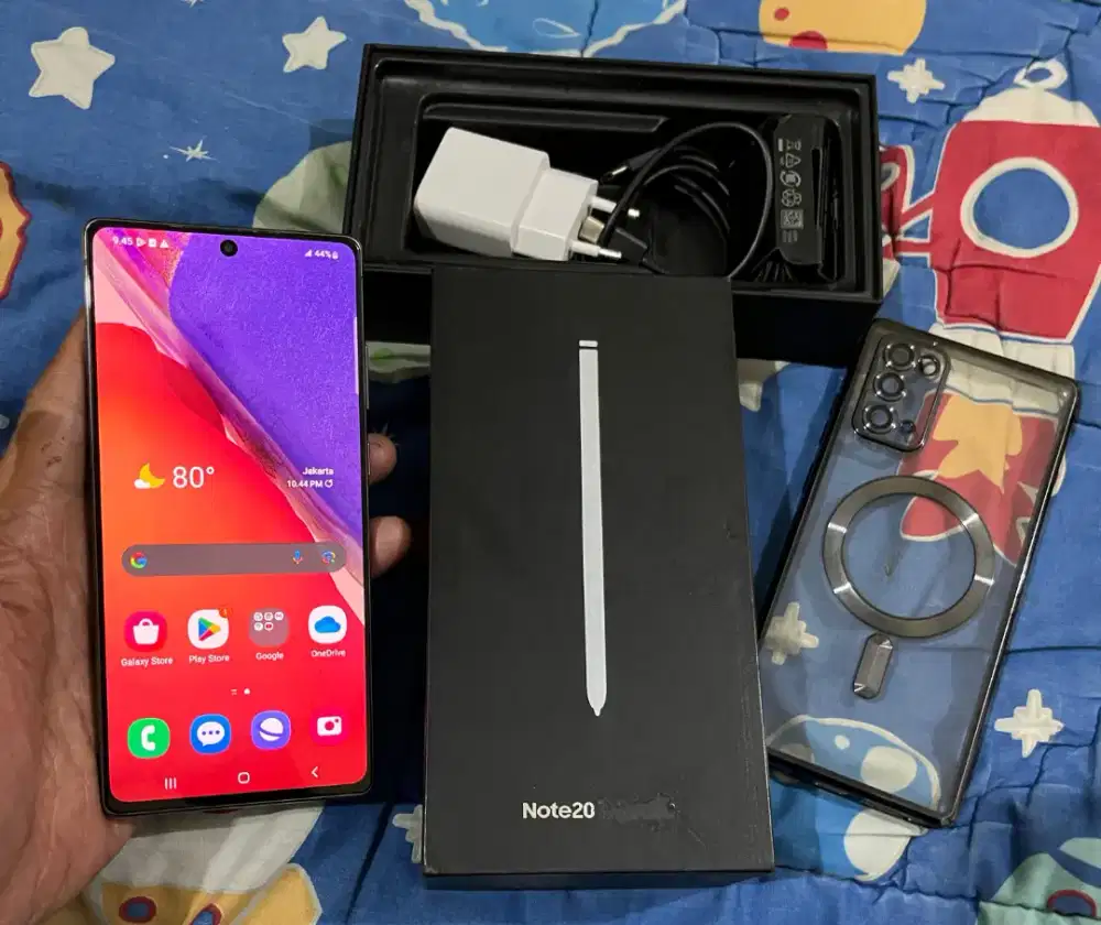 Samsung galaxy note 20 5G 
8/128