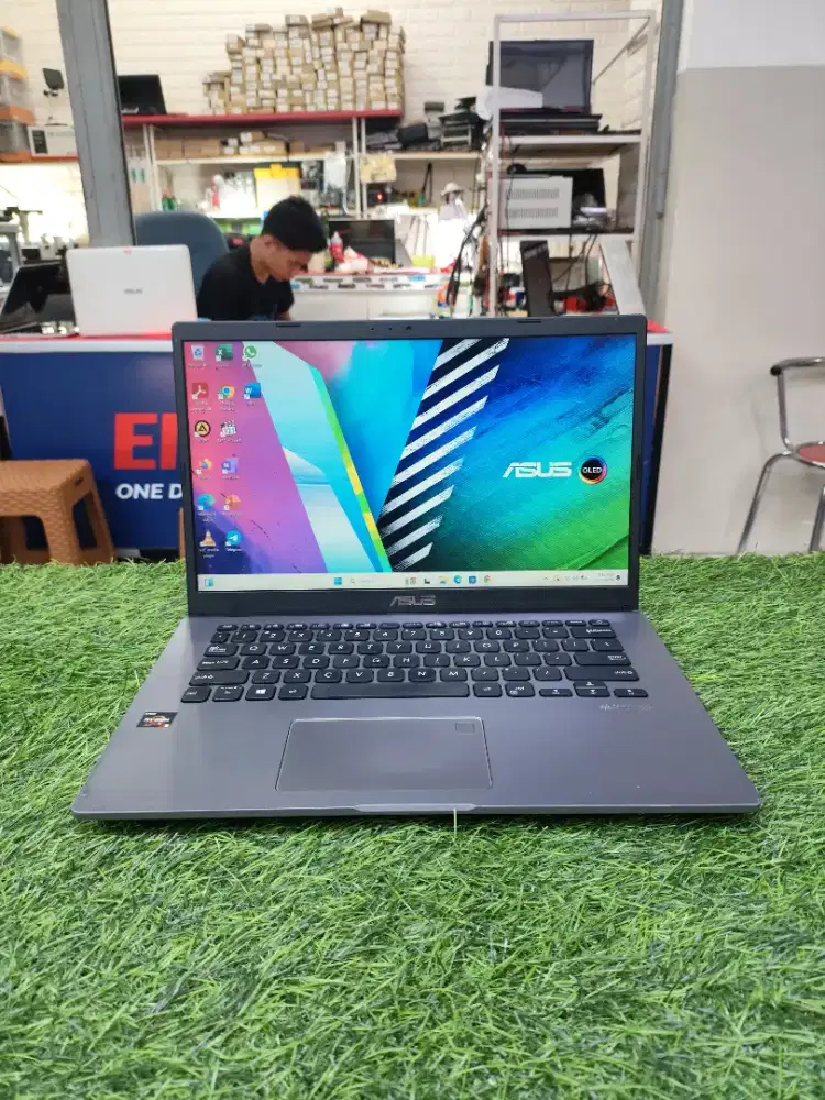 Jual laptop Asus Vivobook R5 8