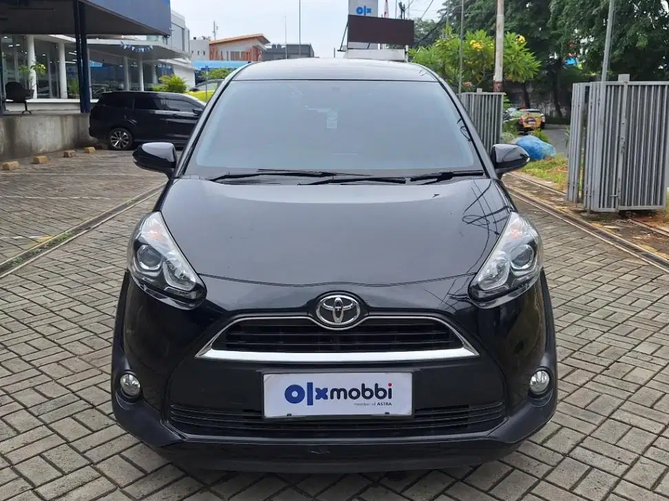 DP MURAH Toyota Sienta 1.5 V Bensin-AT 2019 Hitam CKOCB