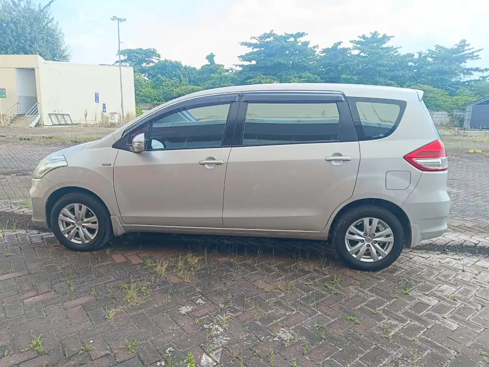 Ertiga 2016 MT Hybrid Diesel,, Antikk!!