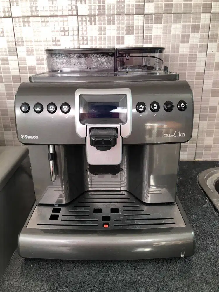 Saeco Mesin Kopi Otomatis buatan Italia