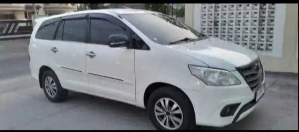 Toyota Kijang Innova type G manual tahun 2014