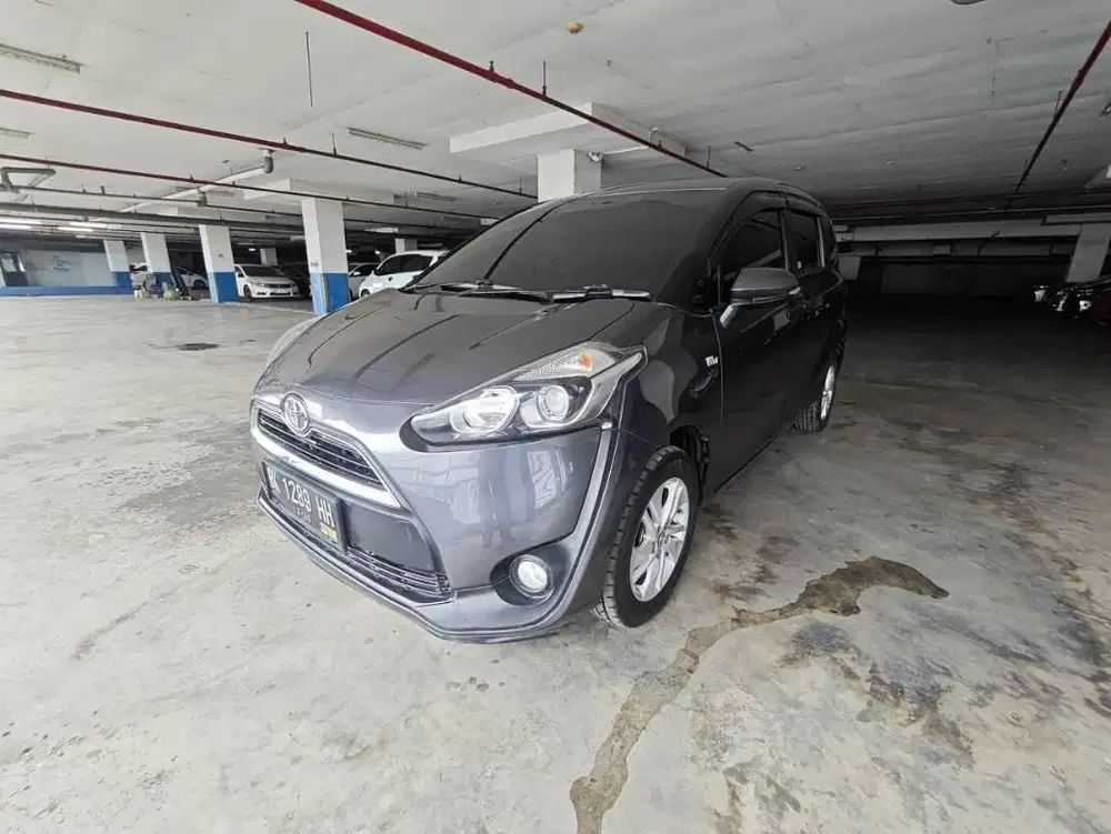 Toyota sienta G metic 2017 bisa bantu kredit