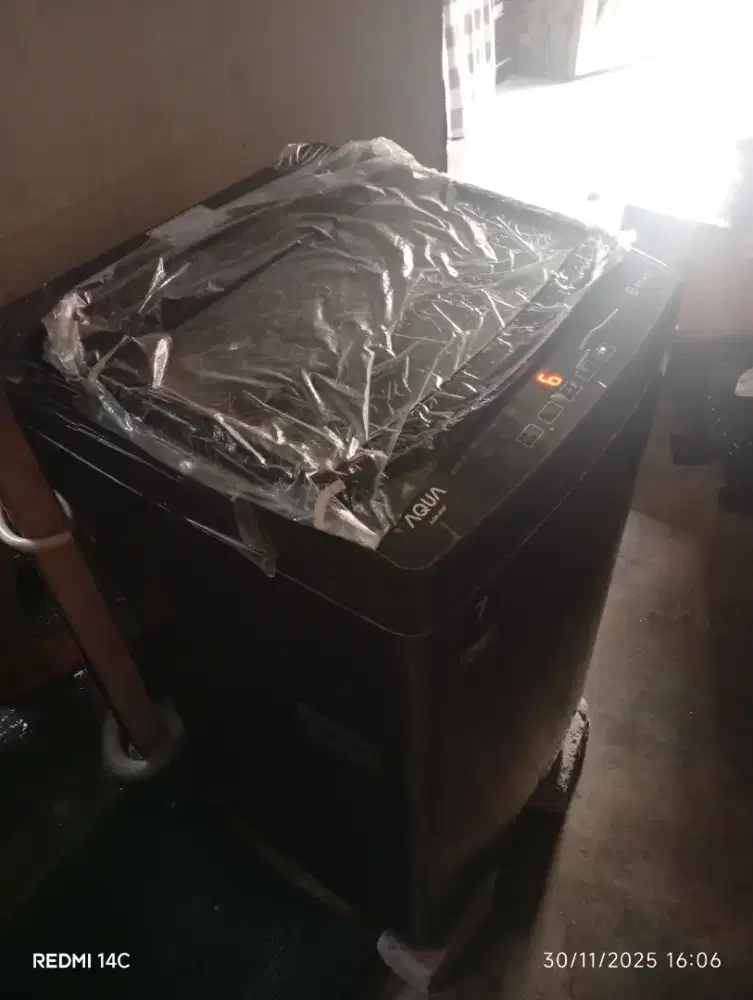 Mesin cuci AQUA 1 tabung