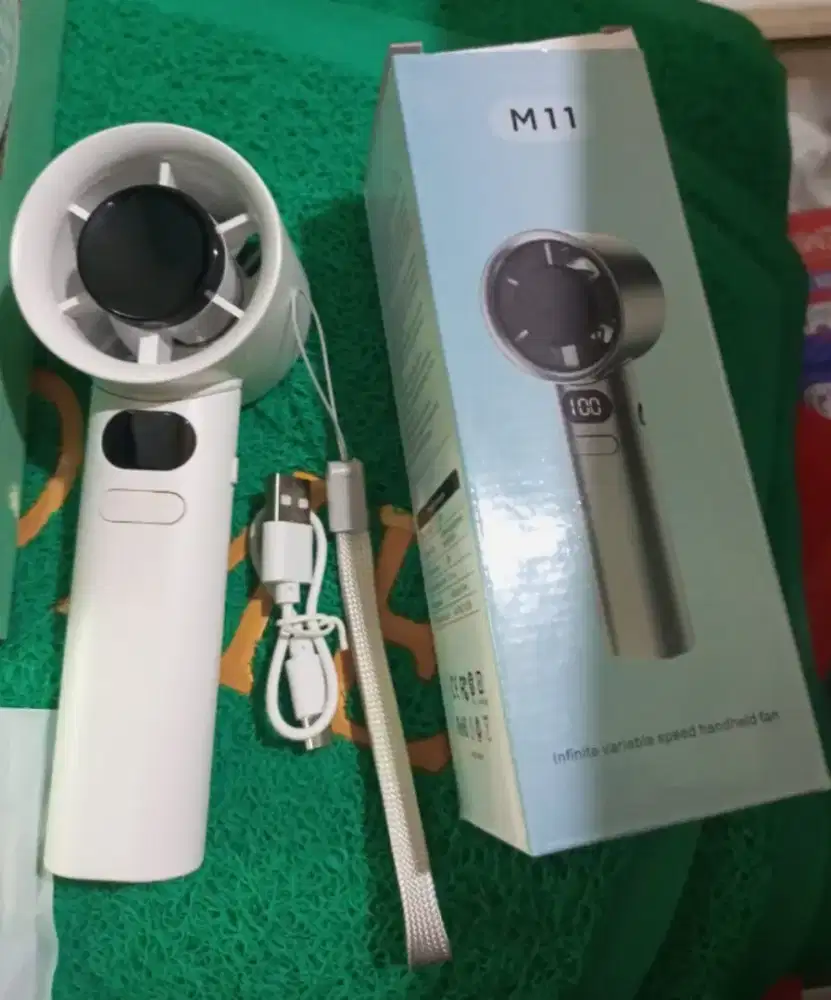 Kipas angin mini portable