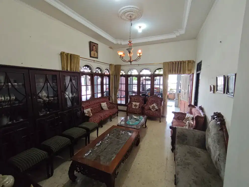 Rumah Besar di kawasan Bisnis Taman Asri  Sragen