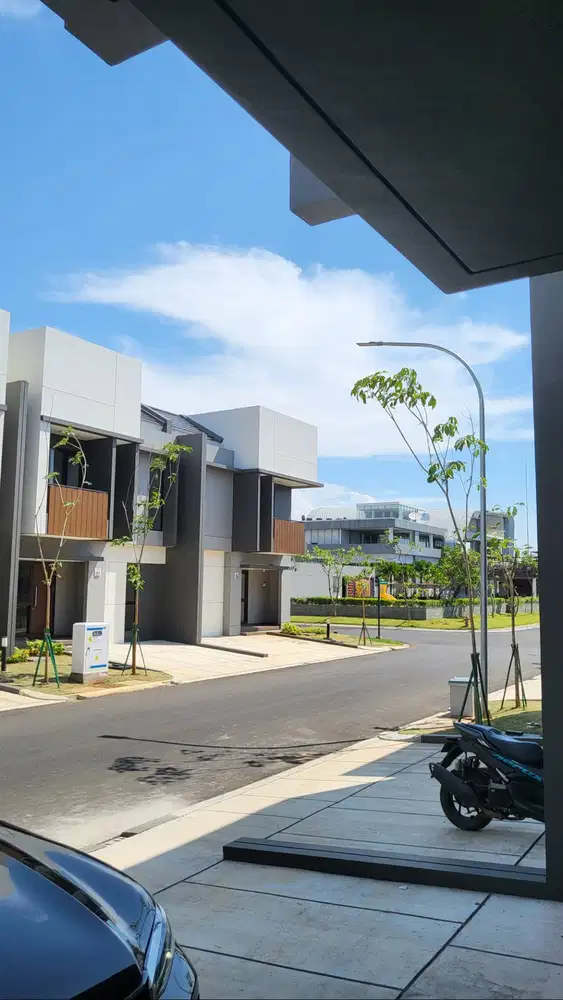 SEWA rumah 2 lantai di Summarecon Crown Bekasi. Cluster Regia.