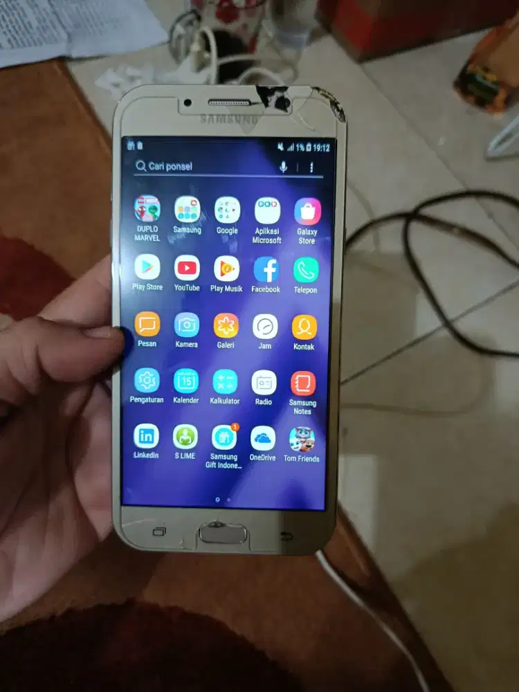 Samsung a7 ram 3/32 minus pling atas kanan harga pas z lawan cesan
