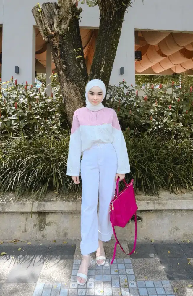 Adella blouse elegant kekinian