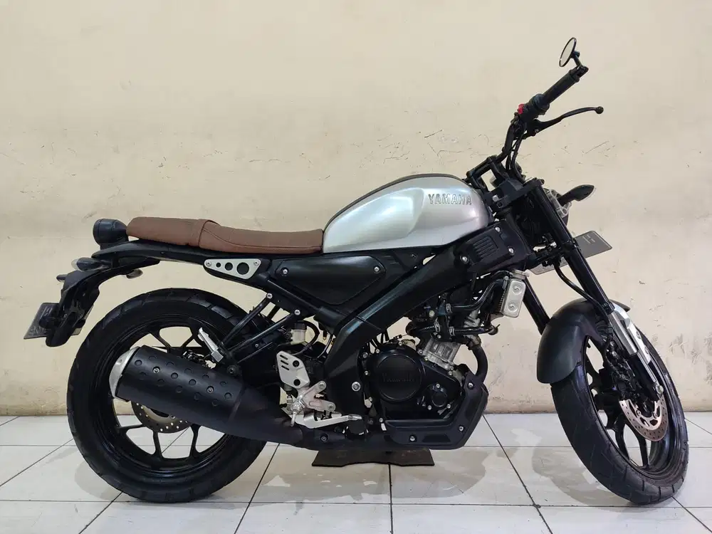 YAMAHA XSR 155 perak 2021 istimewa mulus terawat siap pakai...