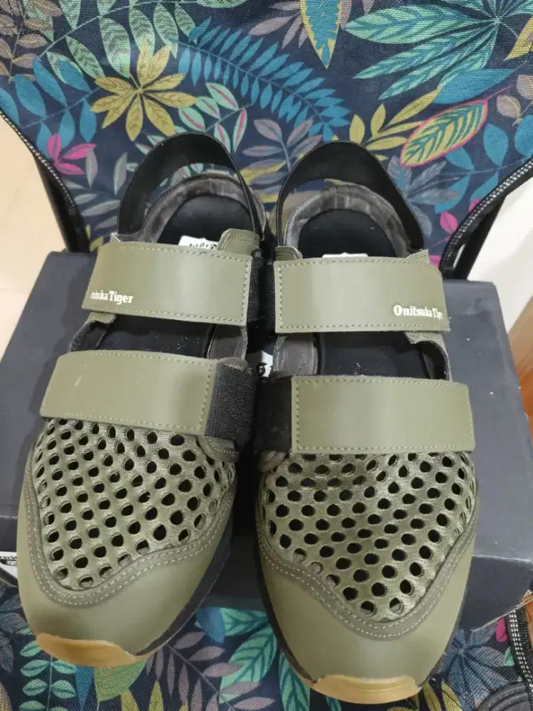 Sepatu sendal onitsuka tiger size 42 original 100%