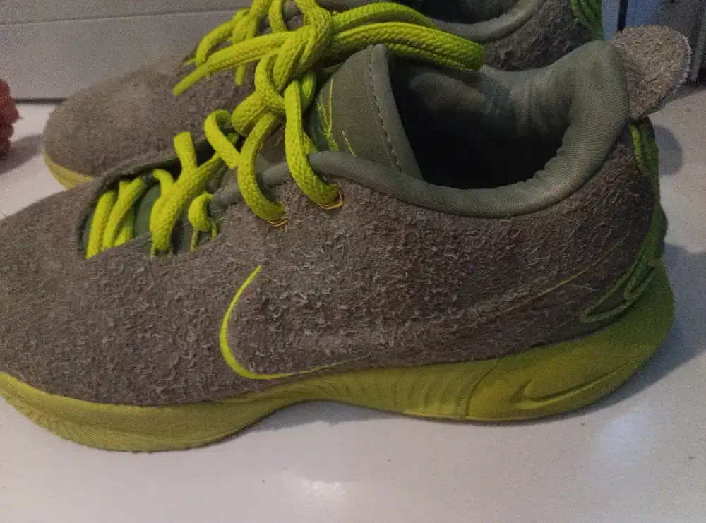 Sepatu Basket Nike Lebron Size 44/45 Kondisi Masih Oke