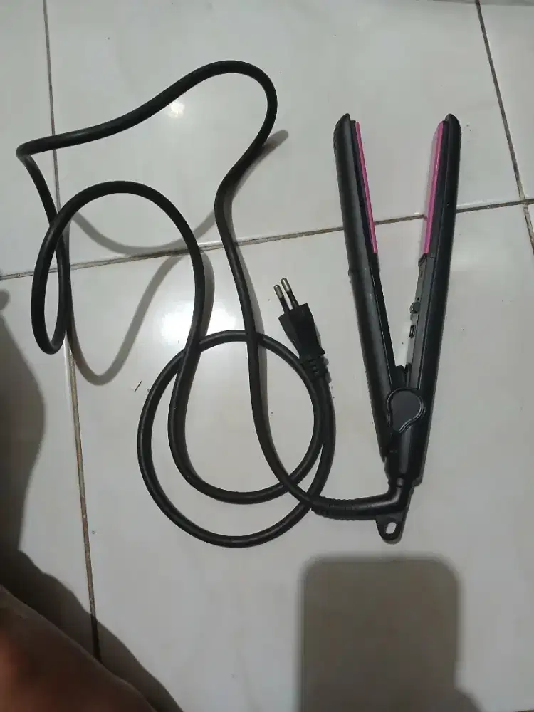 Catokan rambut merk philips type HP 8302