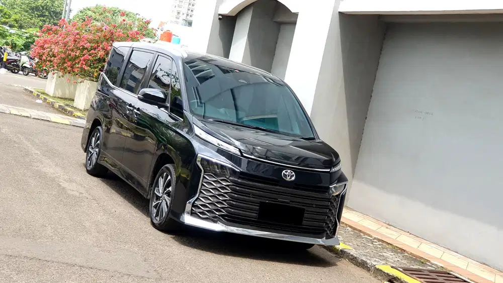 [ GARANSI 5TH ] Toyota Voxy 2.0 CVT TSS Camera360 Facelift 2023/2024