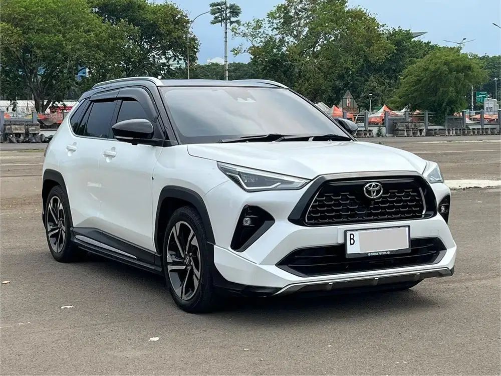 TERMURAH!! YARISS CROSS 1.5 GR SPORT HYBRID AT PUTIH 2023