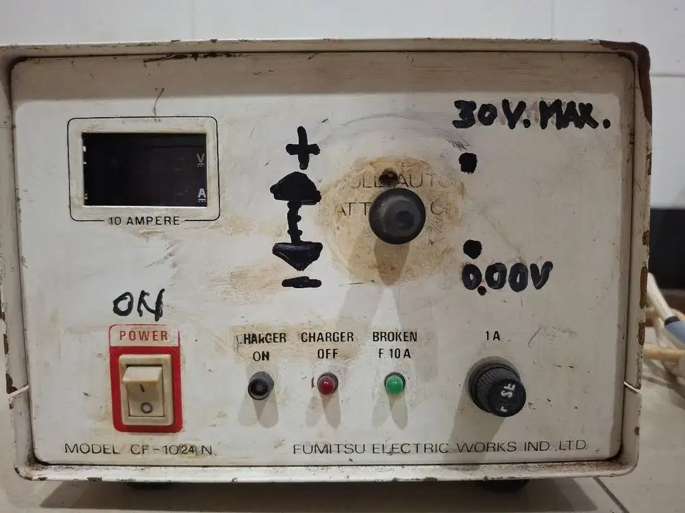 Battery/Aki Charger Fumitsu CF1024N 10A 24V Full Automatic