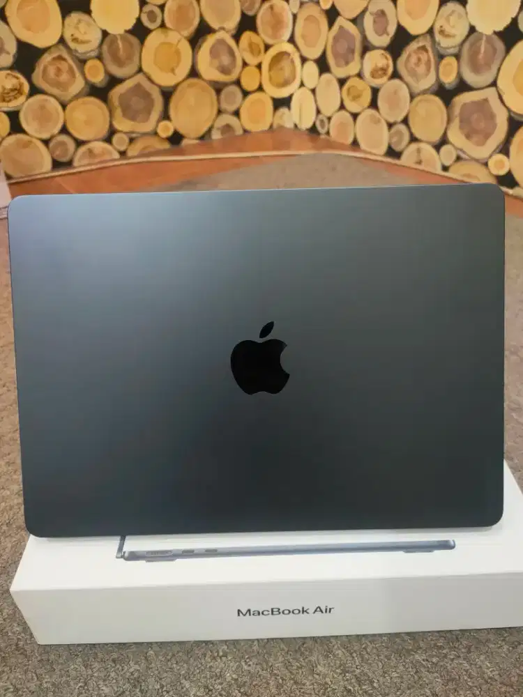 Mackbook air m2 2022 8/256 ibox