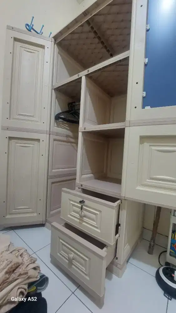 Lemari Olymplast  bekas