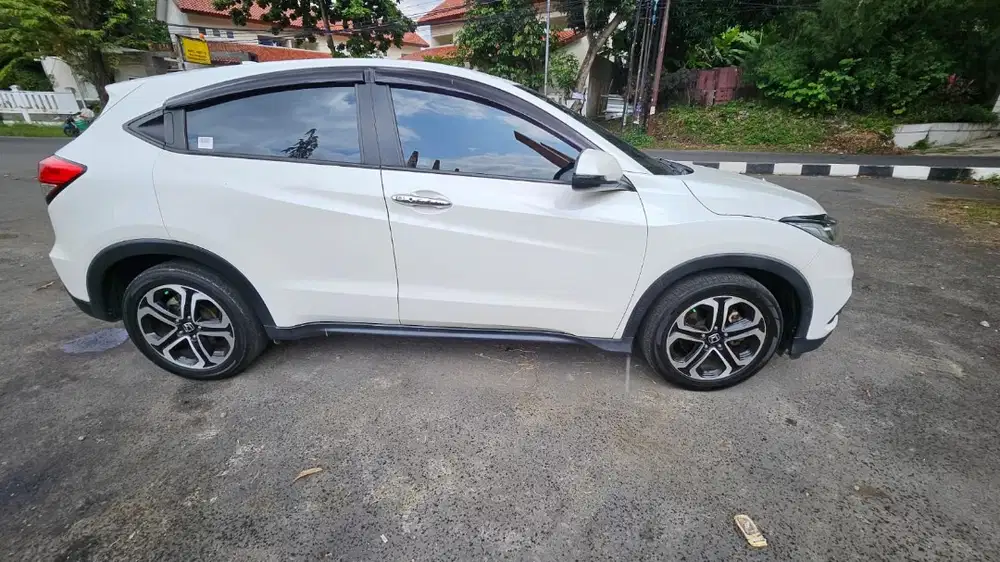 Dijual Honda HR-V RU1 1.5 E Plus CVT CKD Tahun 2019
