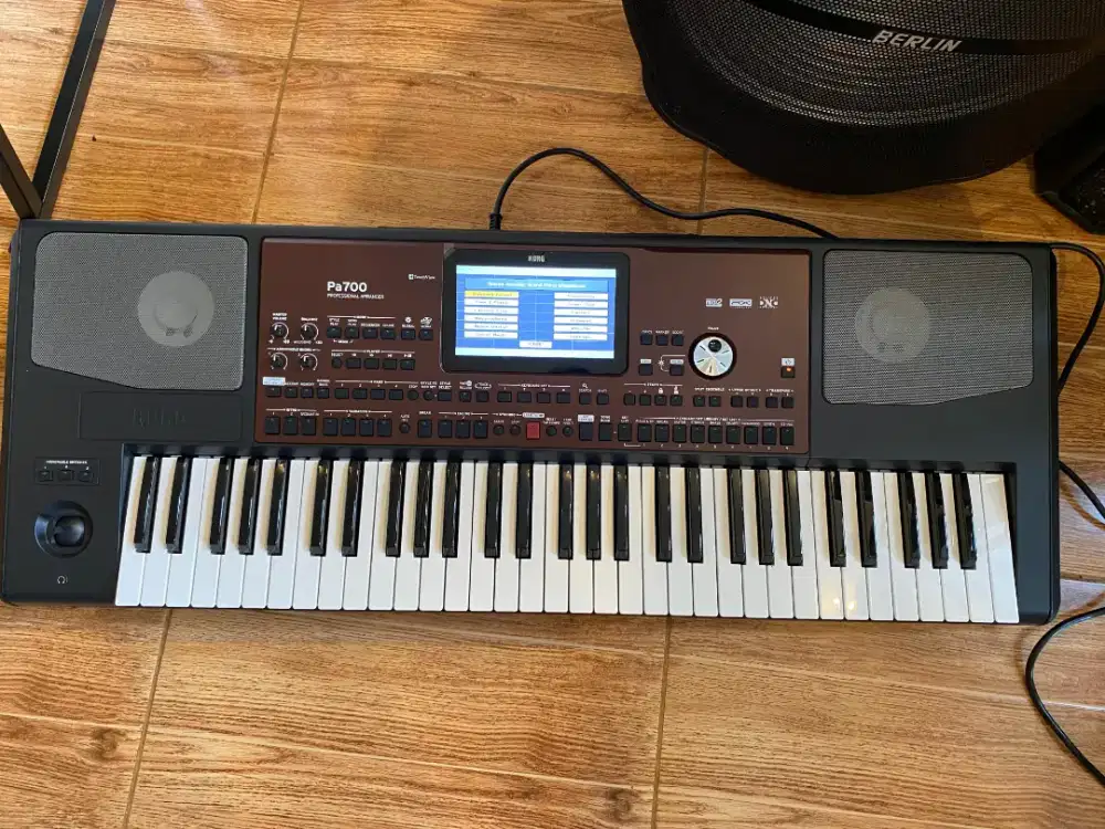 KEYBOARD KORG PA700