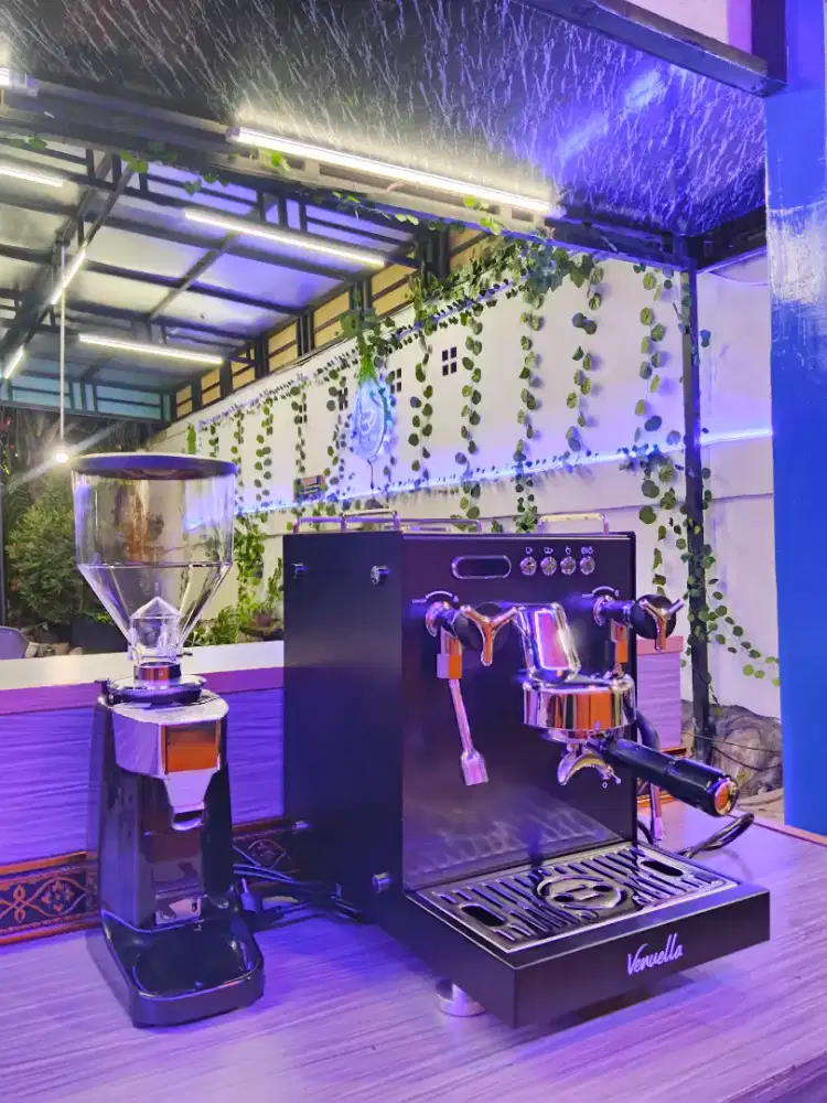 DIBUTUHKAN BARISTA!!!