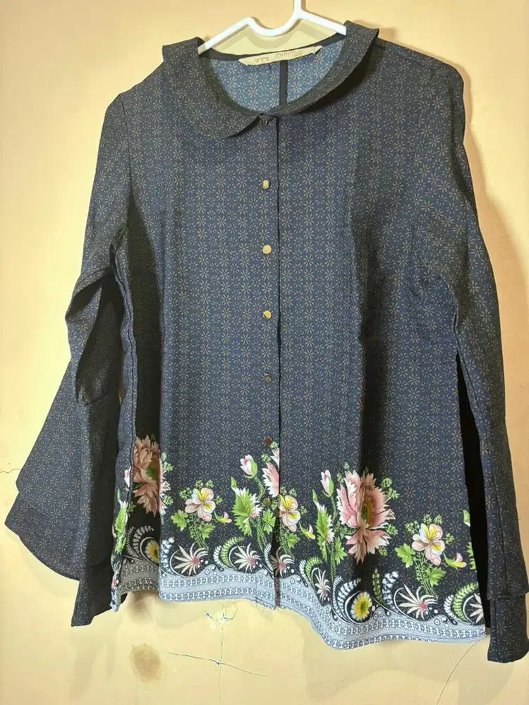 K003 blouse/ kemeja/ atasan minimal motif bunga