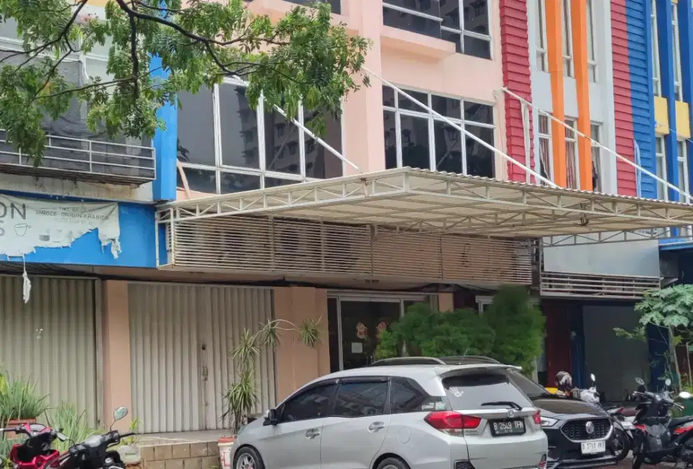 Tukang las bengkel las